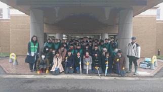 富山第一高等学校生徒会との清掃活動画像