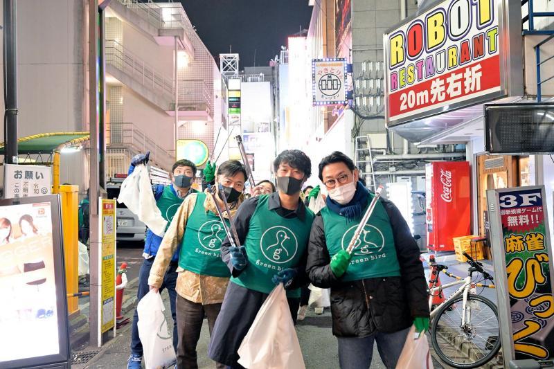 歌舞伎町お掃除画像