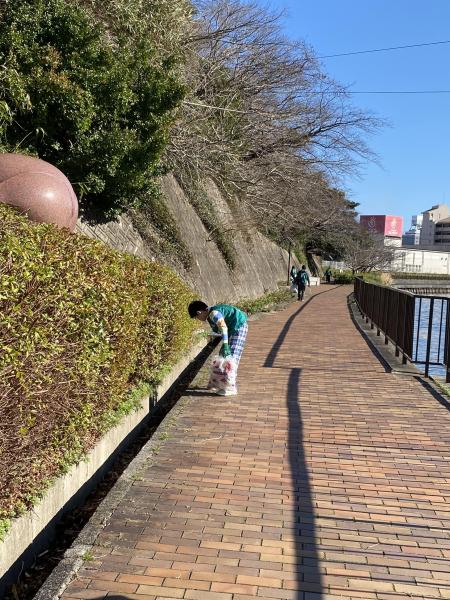 【米子】彫刻ロード川沿いおそうじ画像