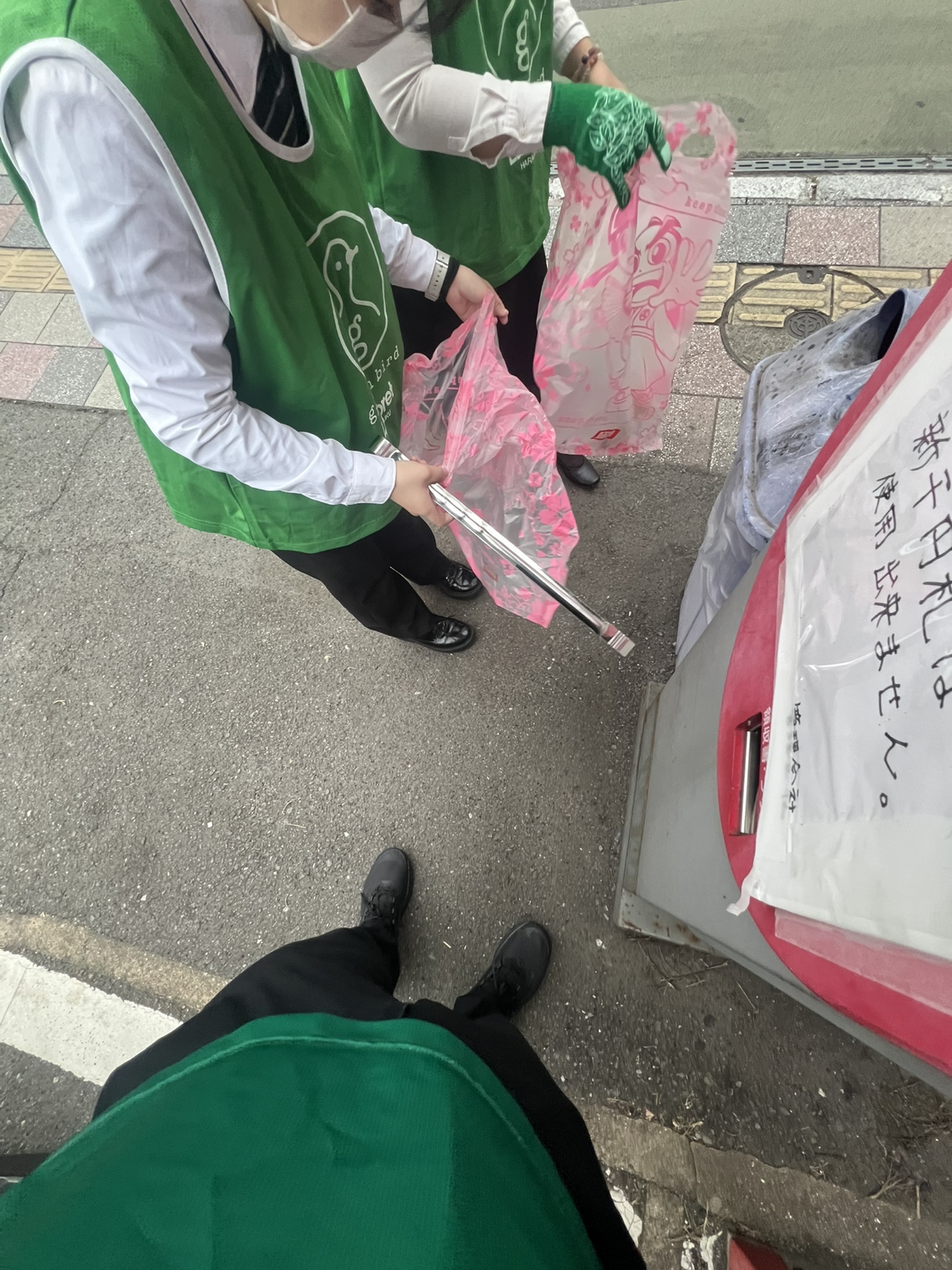 雨の合間におそうじ隊