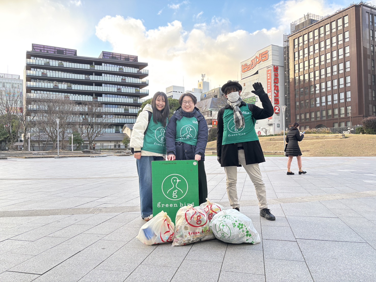 福岡天神　1.22寒風の中での朝そうじ🐔朝そうじ